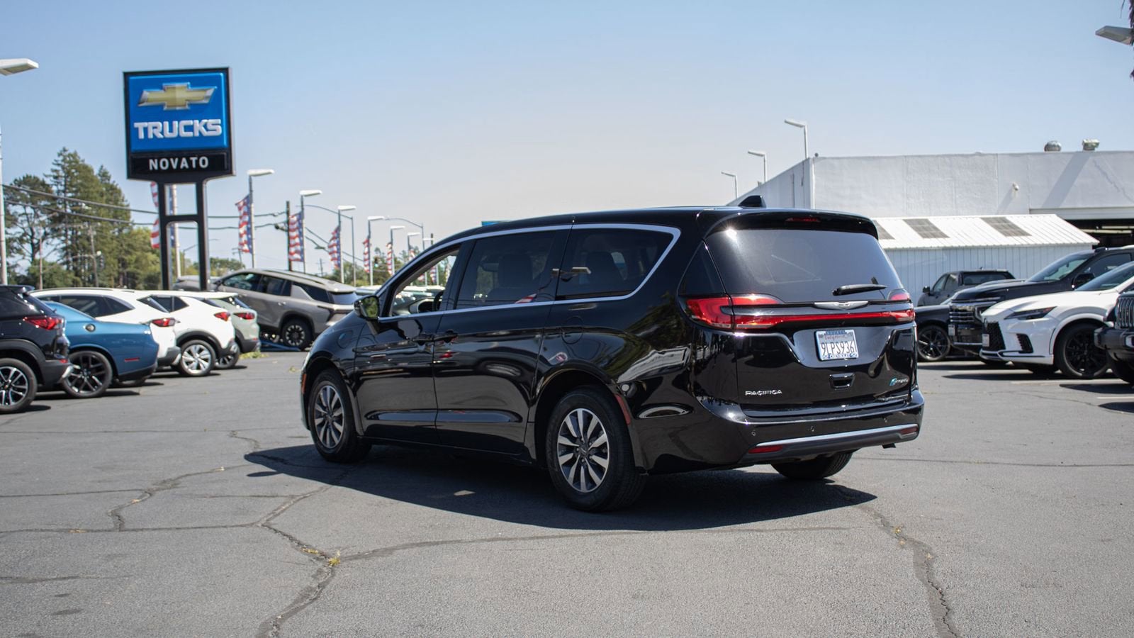 2024 Chrysler Pacifica Hybrid Select