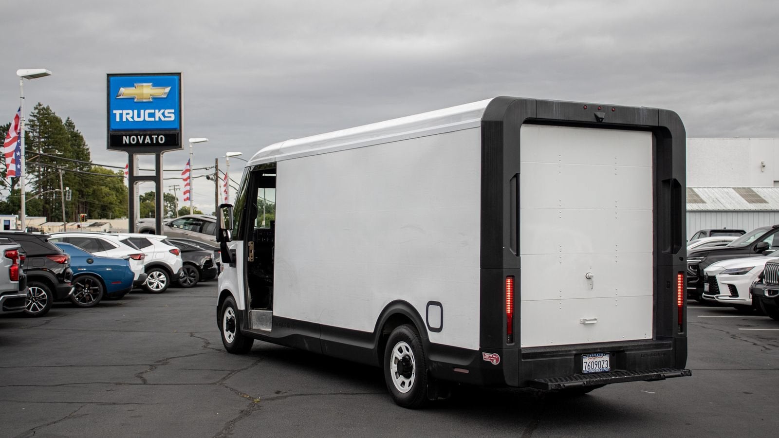 2023 BrightDrop Zevo 600 EJY