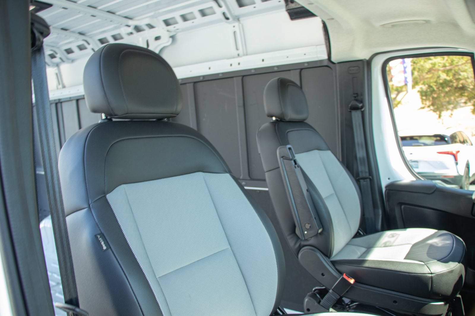 2026 RAM ProMaster Cargo Van Tradesman