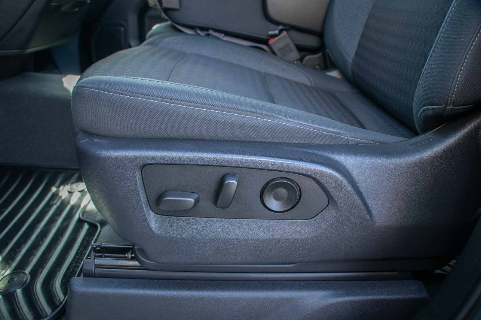 2023 Chevrolet Silverado 1500 Custom - Photo 18