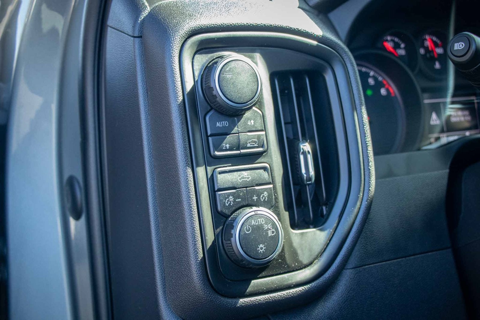 2023 Chevrolet Silverado 1500 Custom - Photo 20