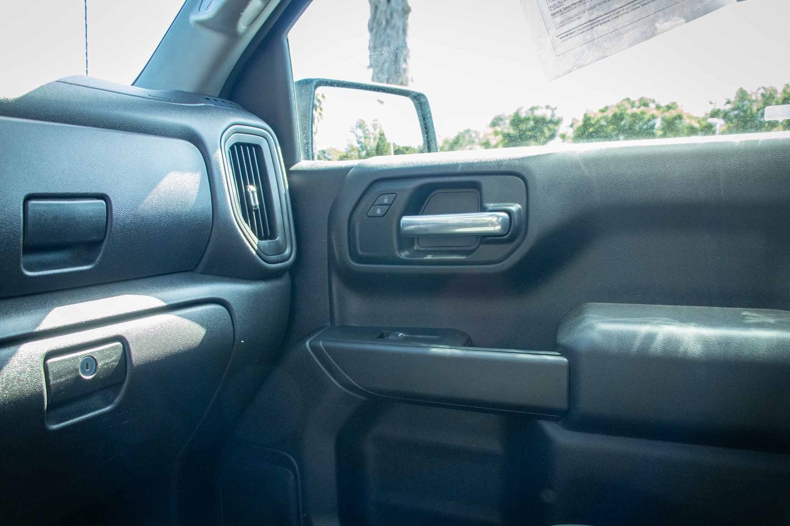 2023 Chevrolet Silverado 1500 Custom - Photo 27