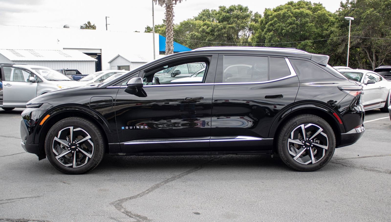 2025 Chevrolet Equinox EV LT
