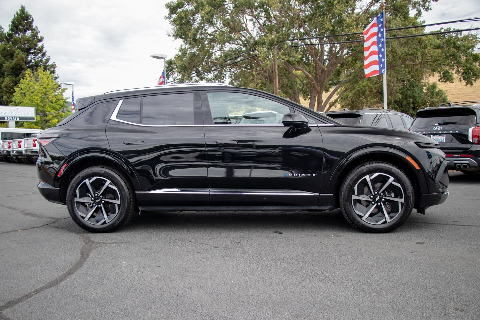 2024 Chevrolet Equinox EV LT - Photo 21