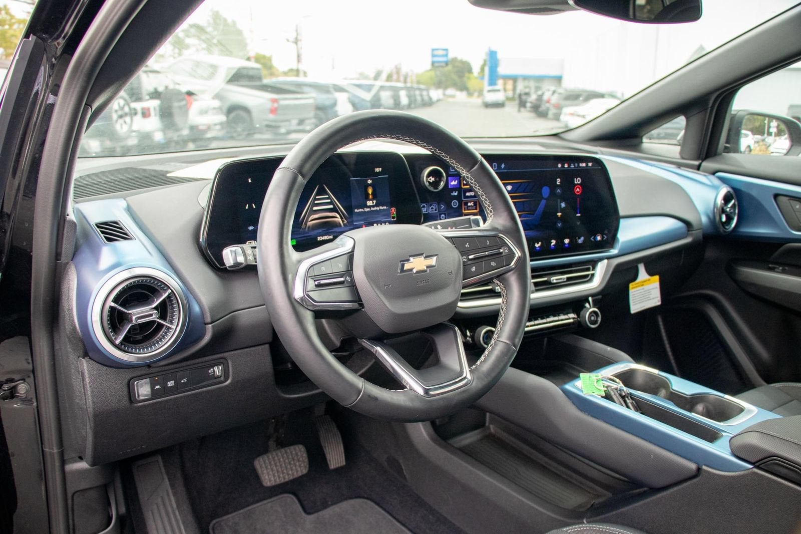 2024 Chevrolet Equinox EV LT - Photo 24