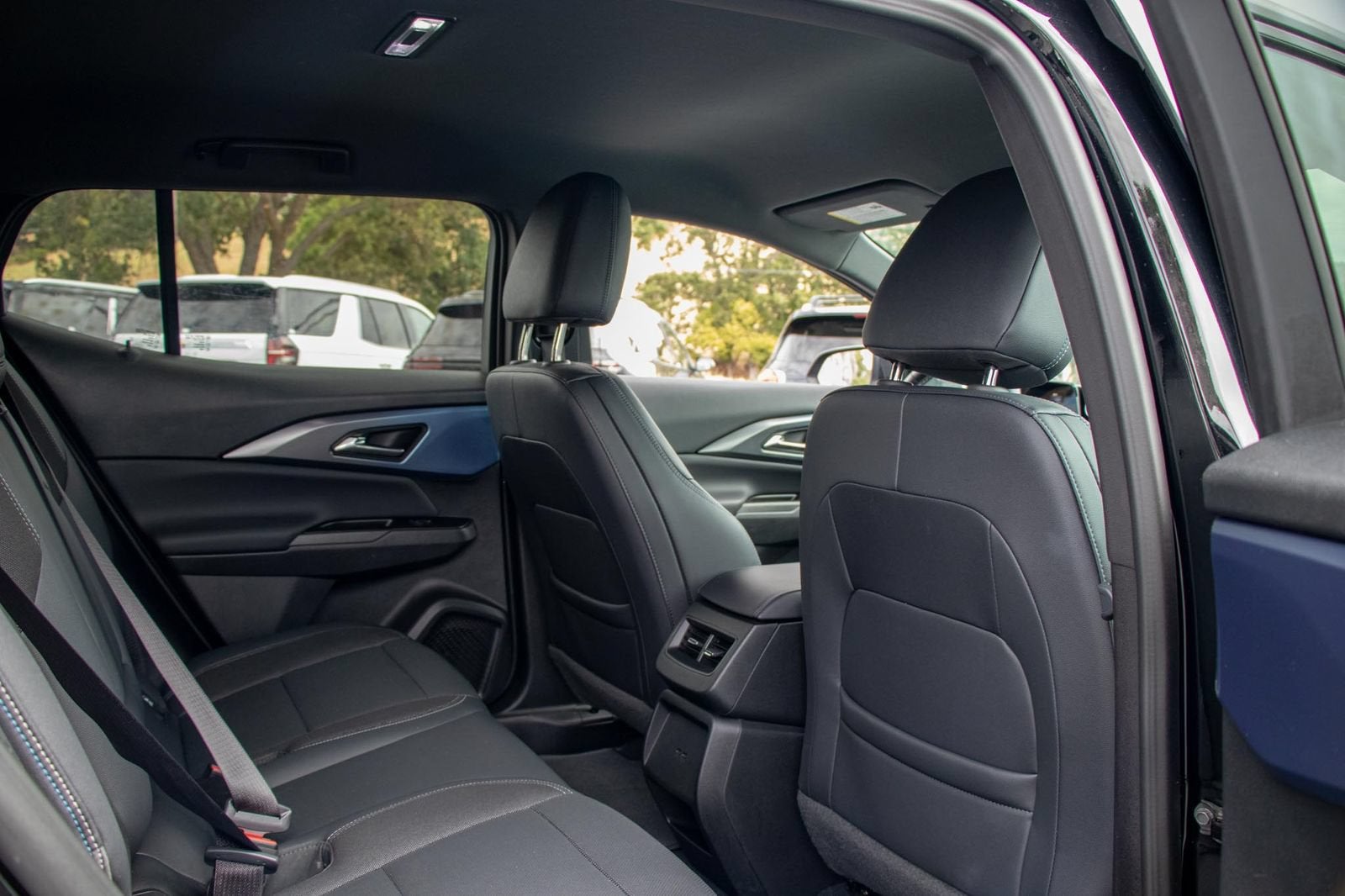 2024 Chevrolet Equinox EV LT - Photo 34