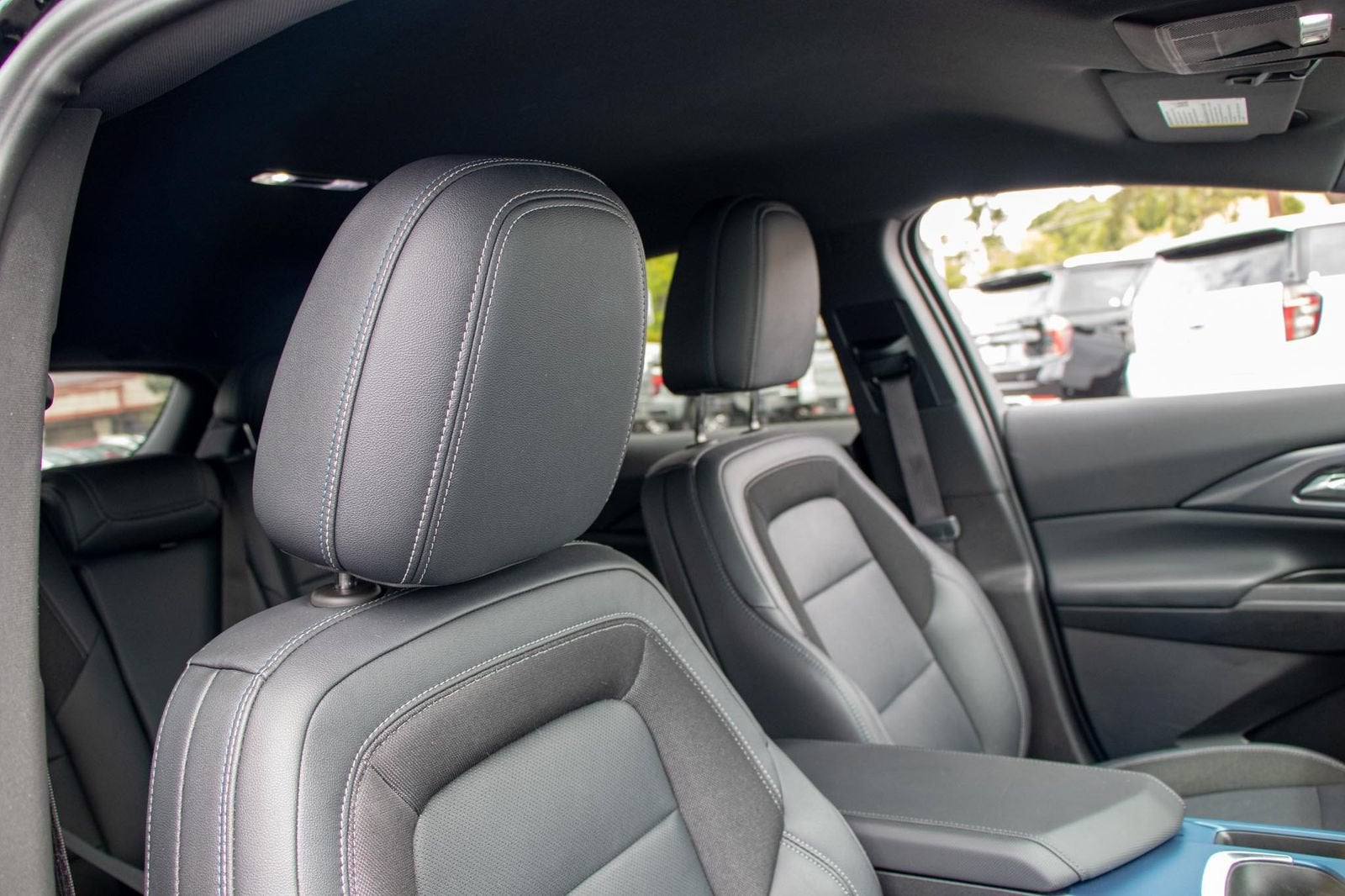 2024 Chevrolet Equinox EV LT - Photo 35