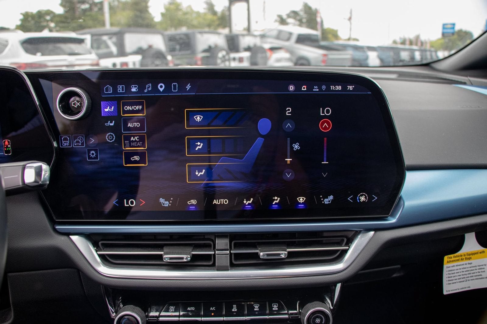 2024 Chevrolet Equinox EV LT - Photo 38