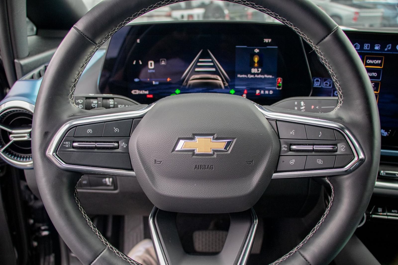 2024 Chevrolet Equinox EV LT - Photo 41