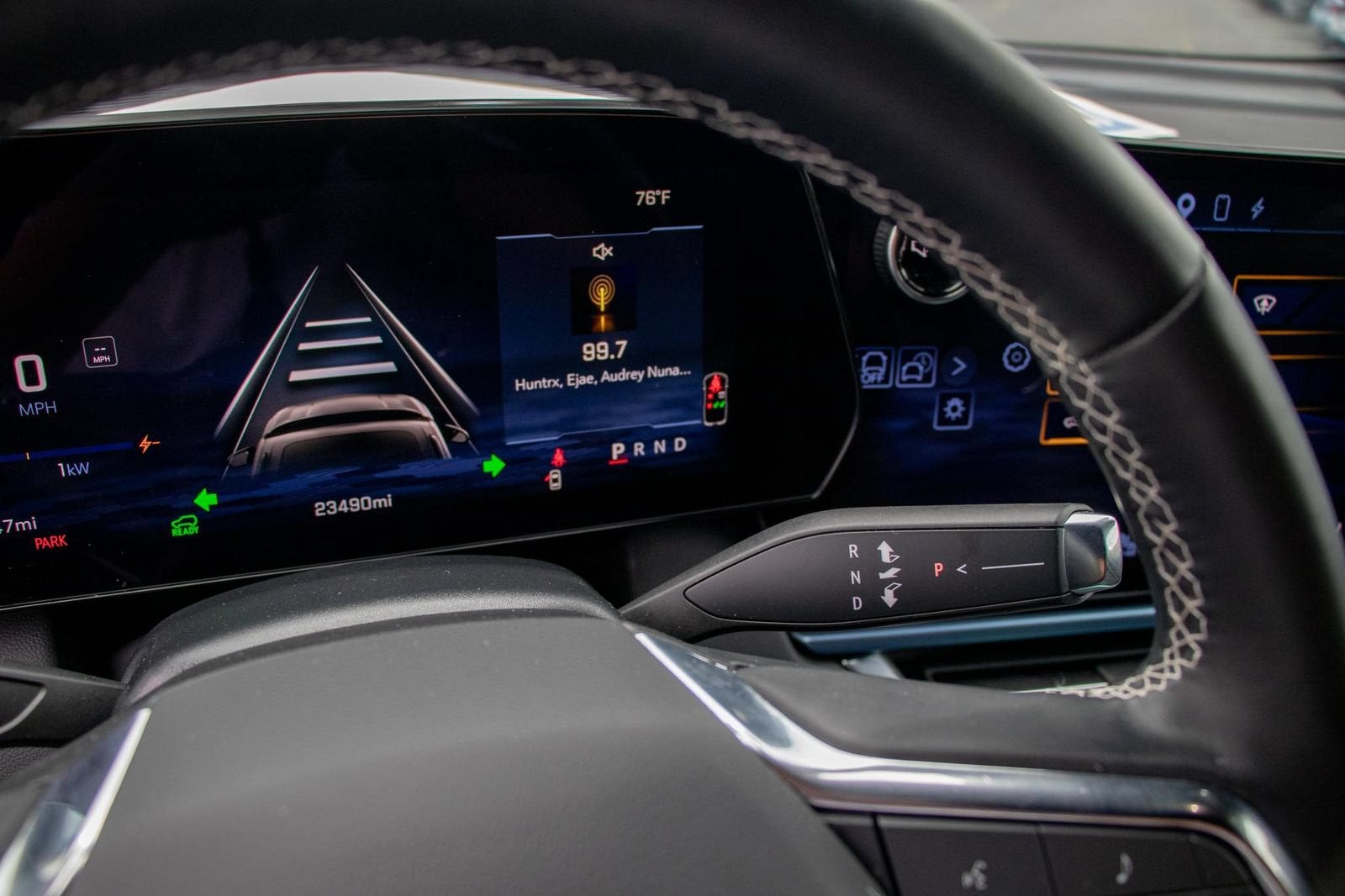 2024 Chevrolet Equinox EV LT - Photo 45