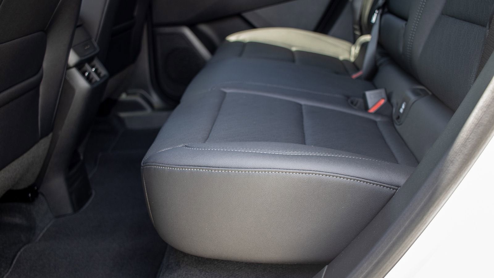 2026 Chevrolet Equinox LT - Photo 32