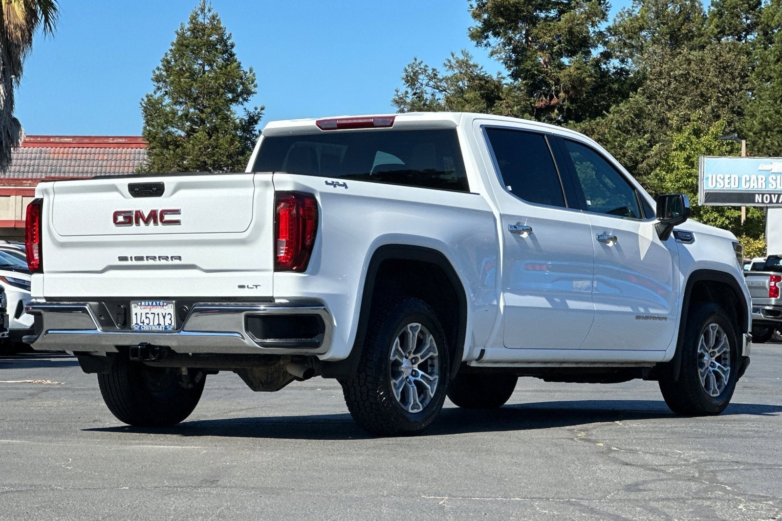 2025 GMC Sierra 1500 SLT