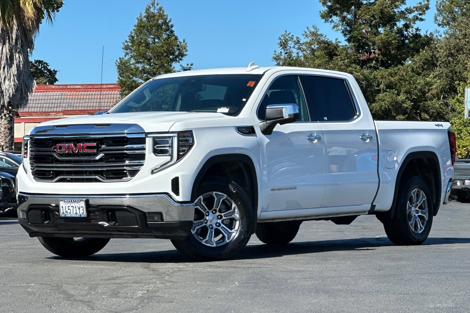 2025 GMC Sierra 1500 SLT