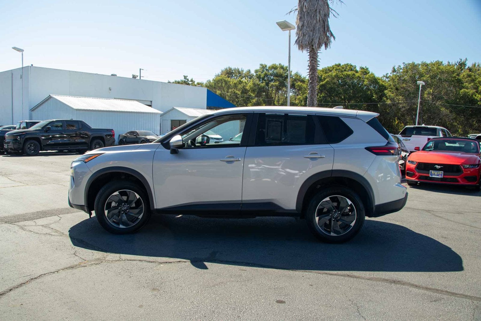 2024 Nissan Rogue SV