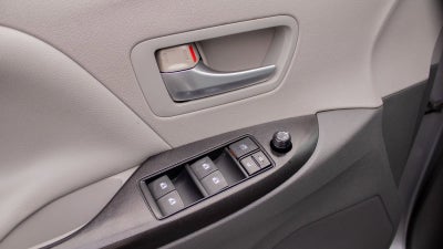 2015 Toyota Sienna LE AAS