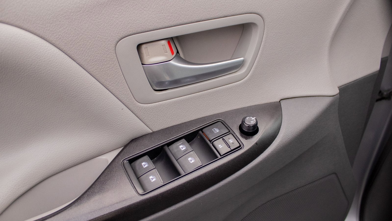 2015 Toyota Sienna LE AAS