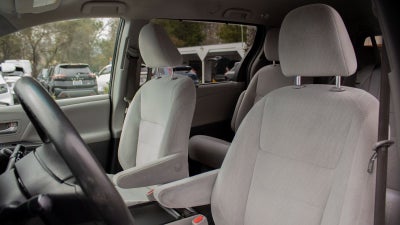 2015 Toyota Sienna LE AAS
