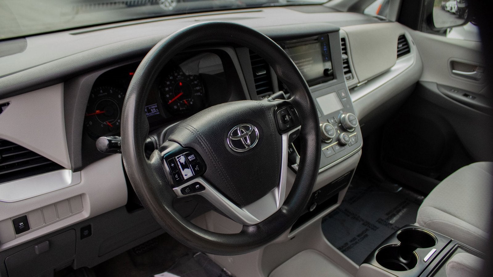 2015 Toyota Sienna LE AAS