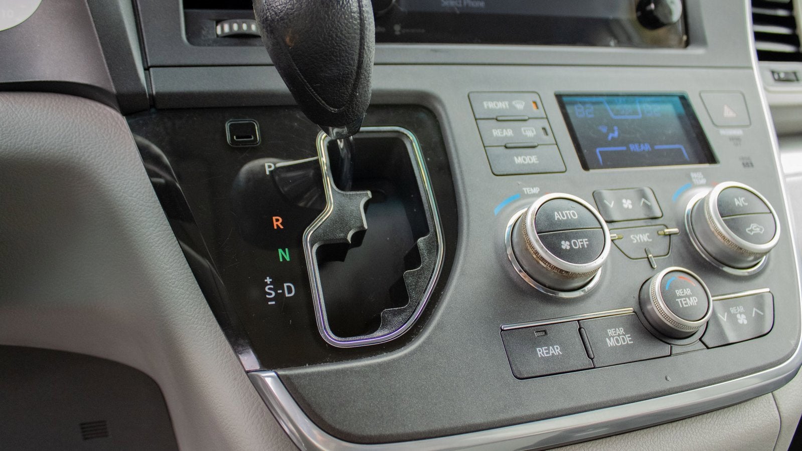 2015 Toyota Sienna LE AAS