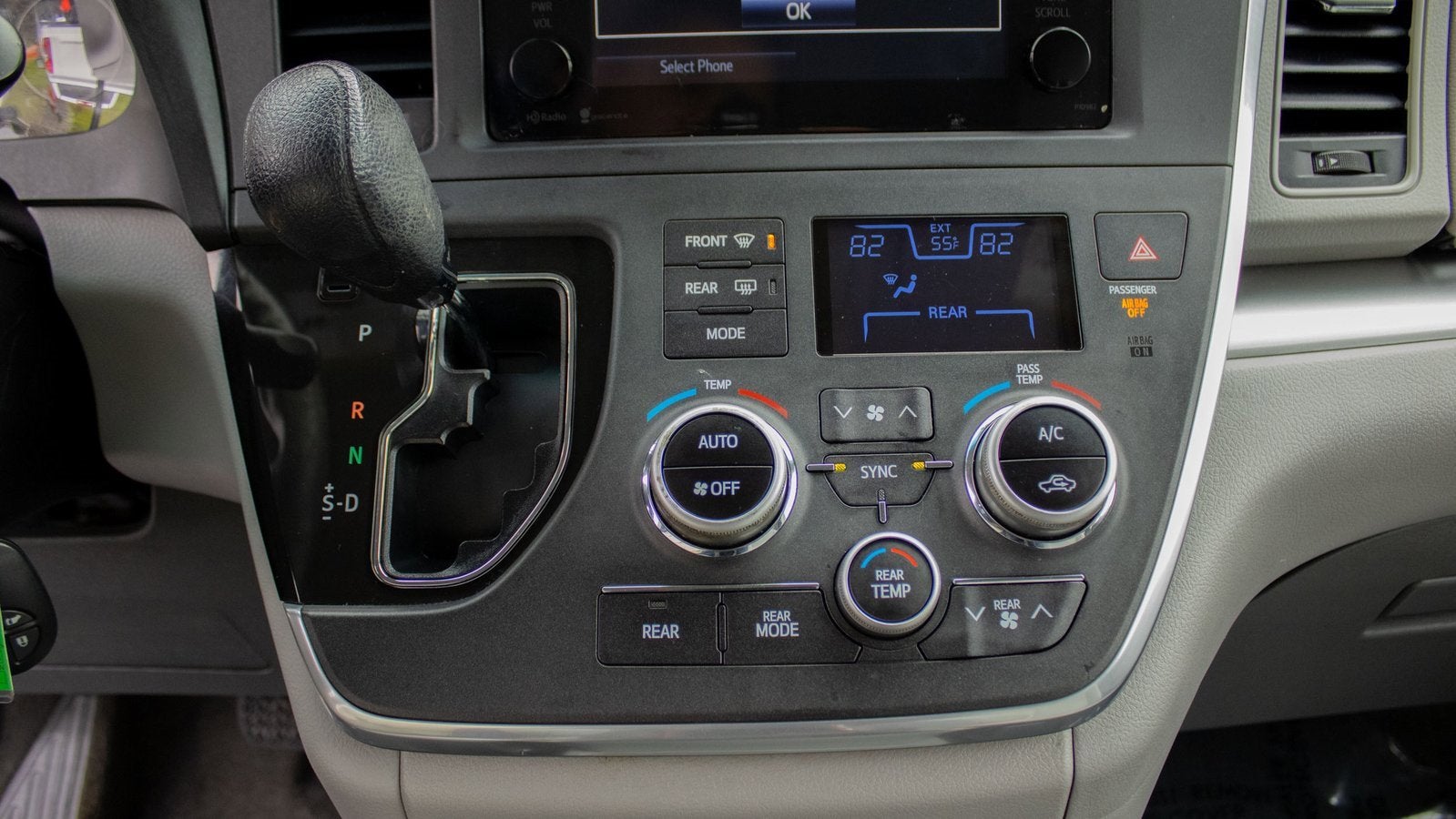 2015 Toyota Sienna LE AAS