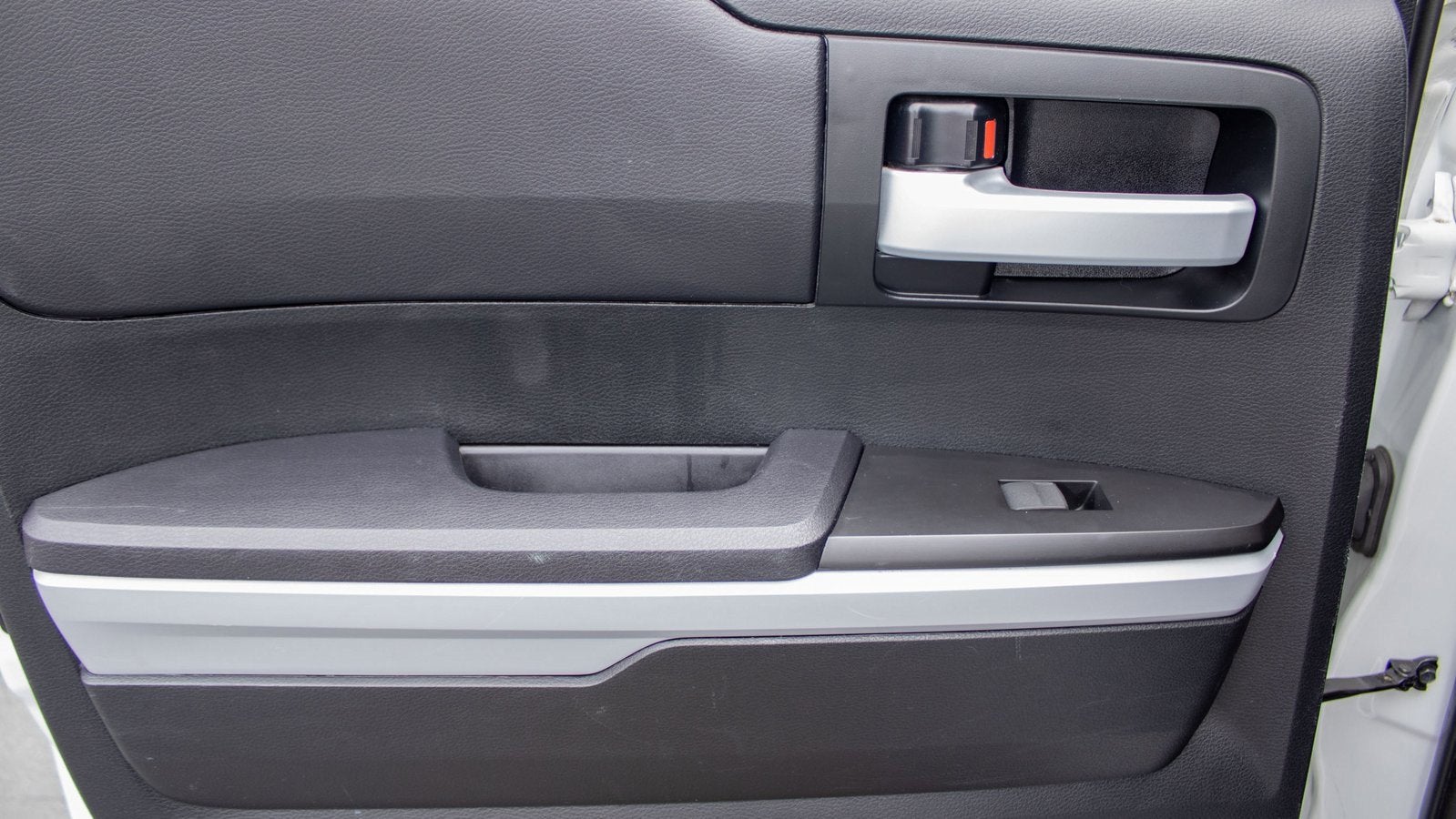 2018 Toyota Tundra SR5 5.7L V8