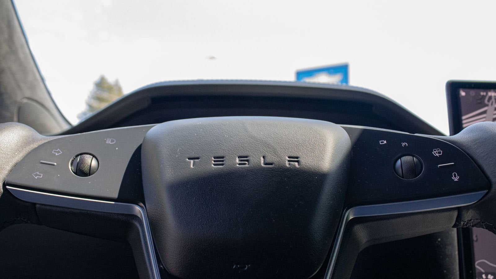 2022 Tesla Model S Base