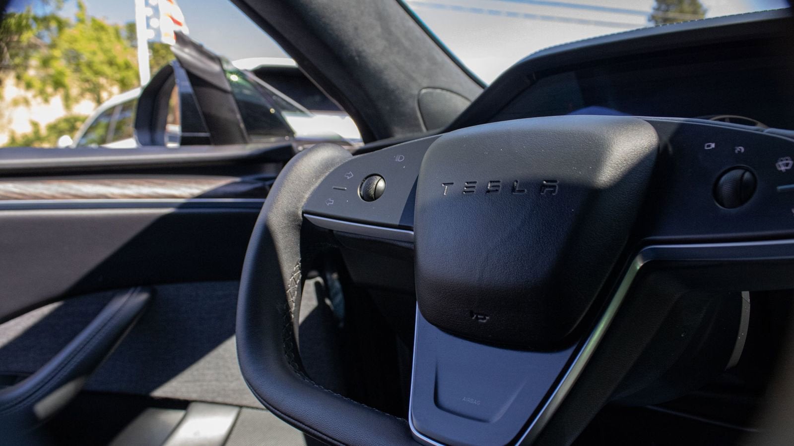 2022 Tesla Model S Base