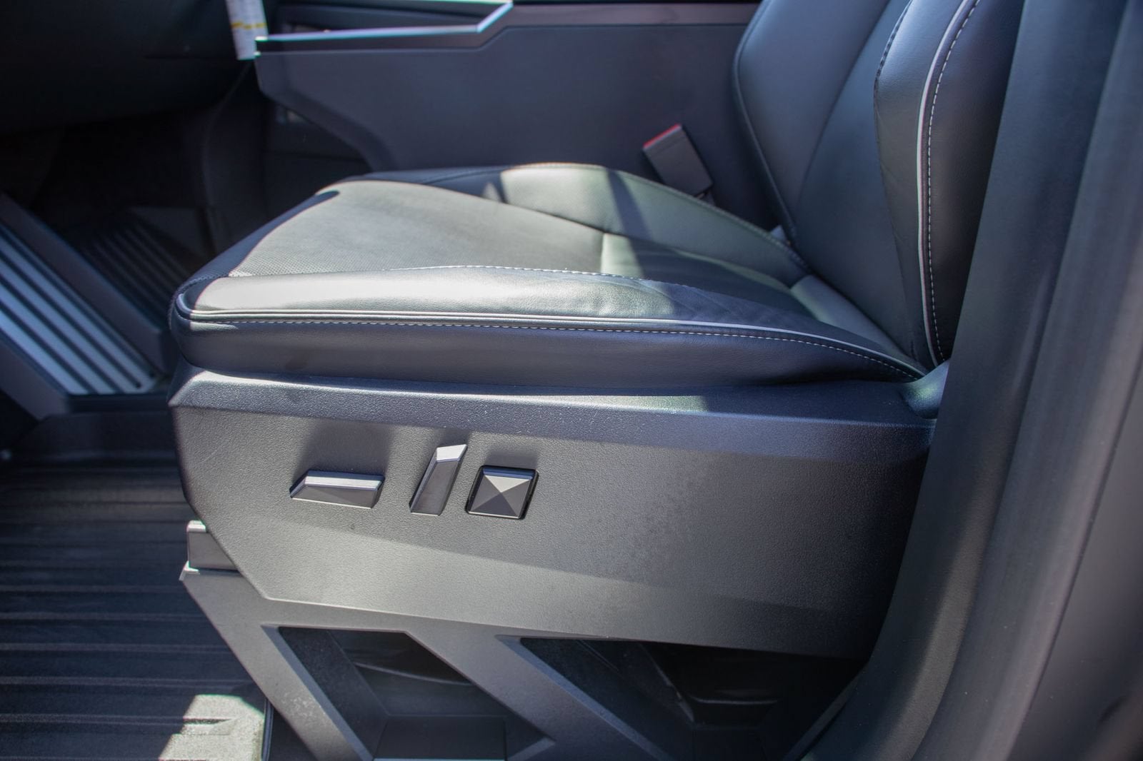 2024 Tesla Cybertruck All-Wheel Drive