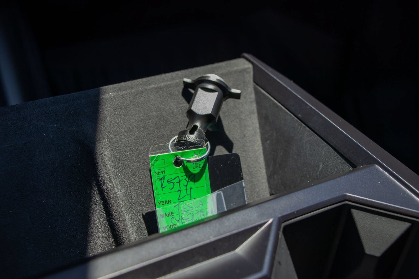2024 Tesla Cybertruck All-Wheel Drive