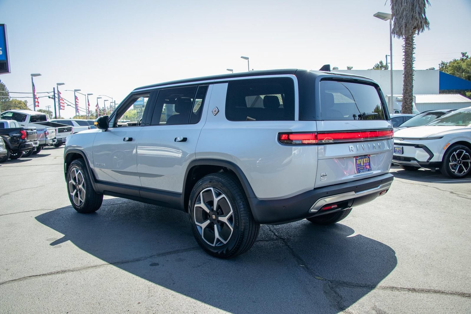 2024 Rivian R1S Adventure Dual Motor Max Pack