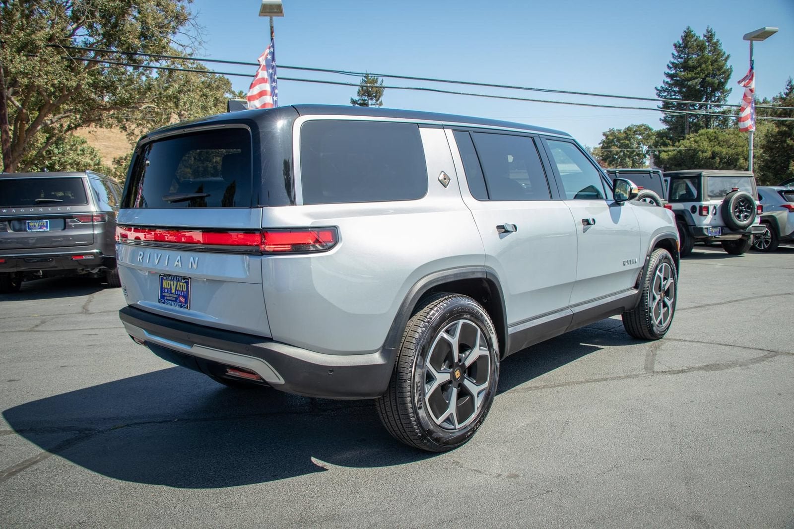 2024 Rivian R1S Adventure Dual Motor Max Pack