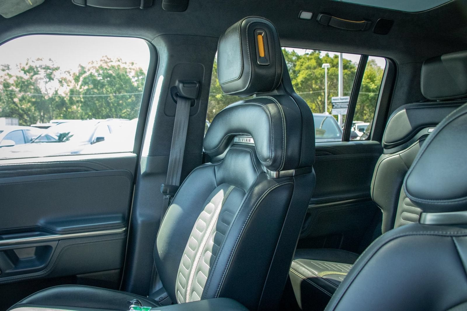 2024 Rivian R1S Adventure Dual Motor Max Pack