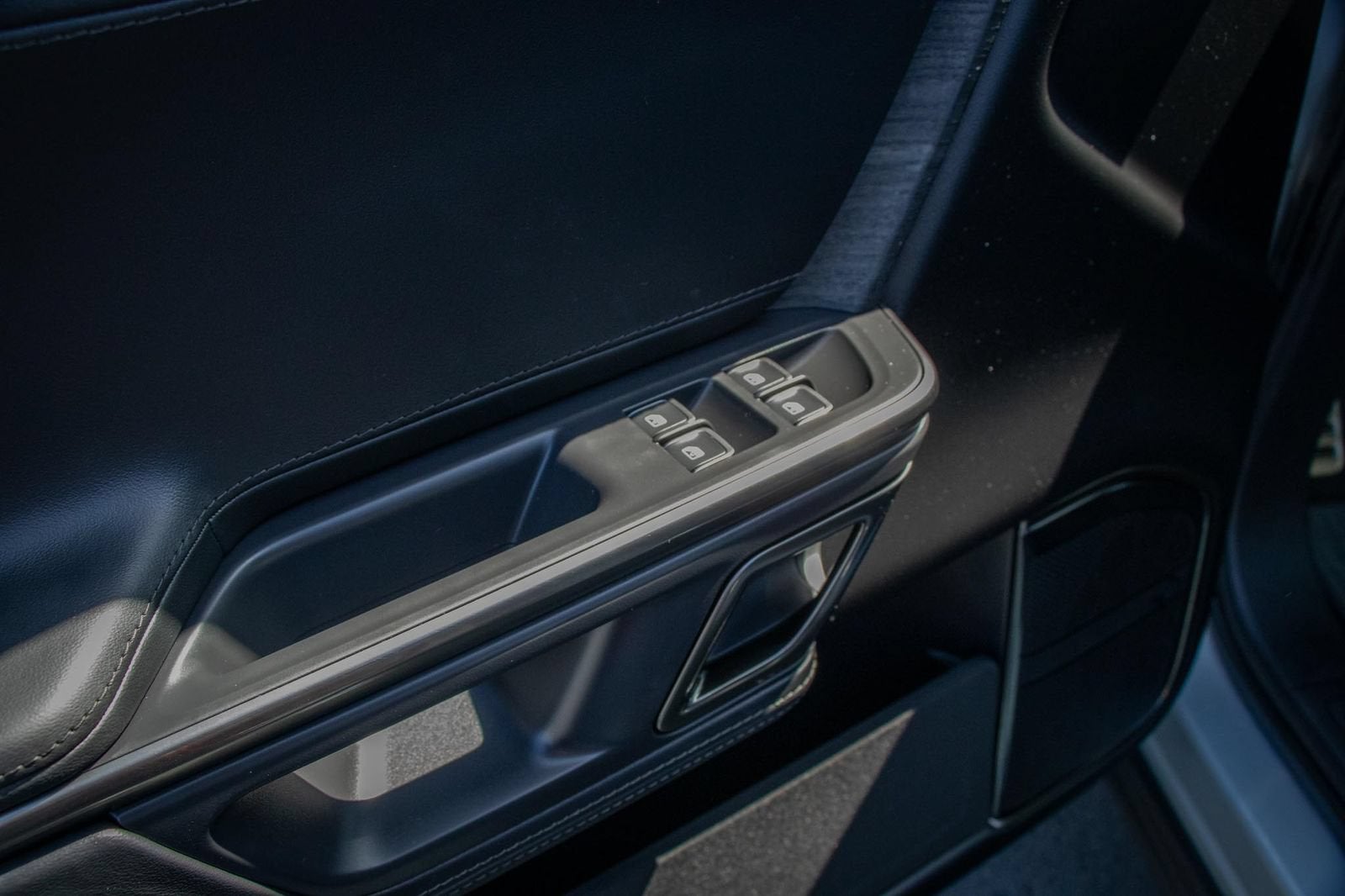 2024 Rivian R1S Adventure Dual Motor Max Pack