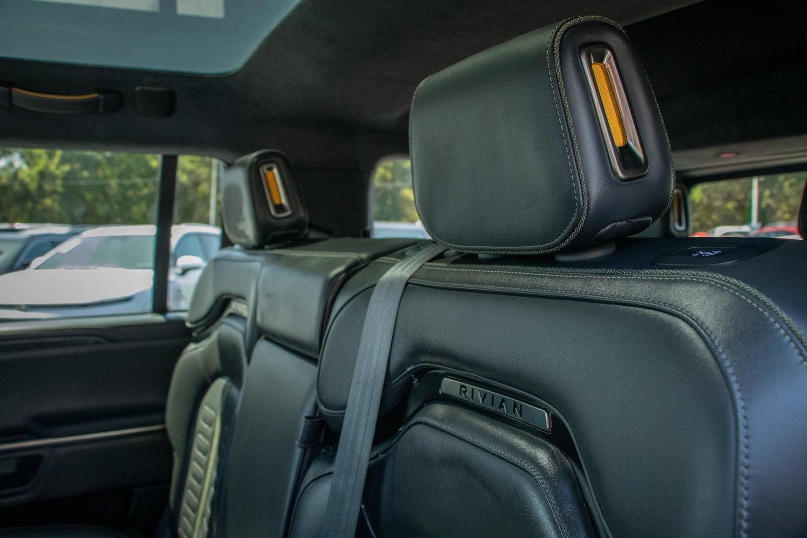 2024 Rivian R1S Adventure Dual Motor Max Pack