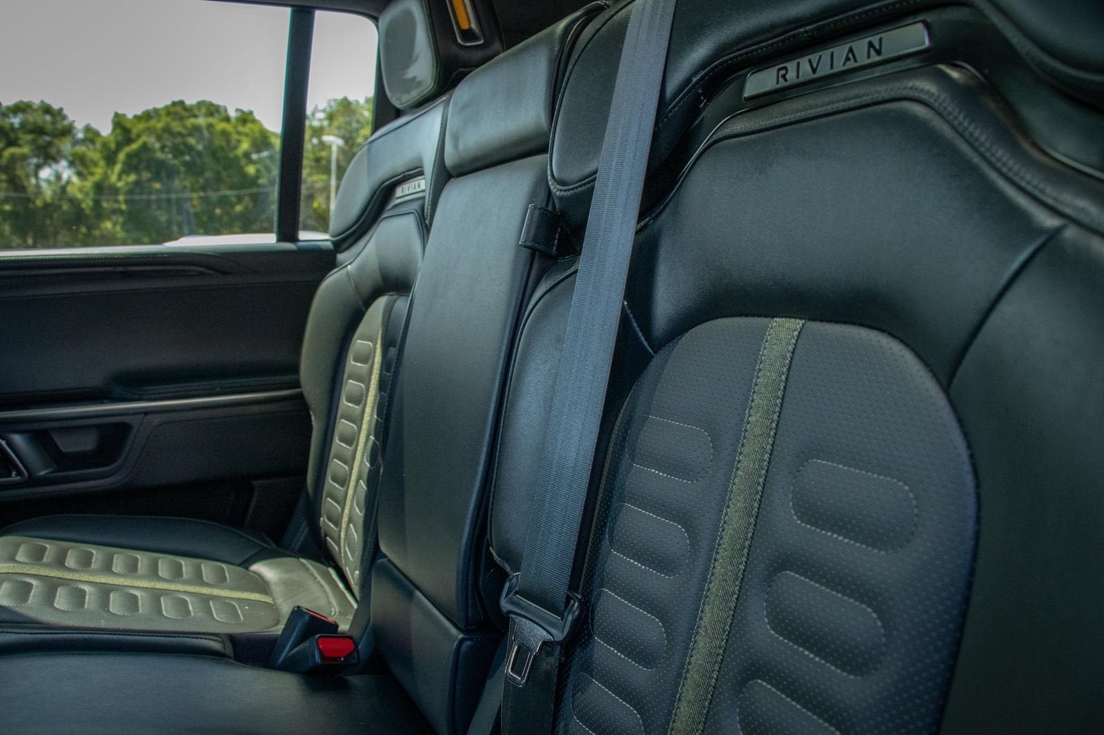2024 Rivian R1S Adventure Dual Motor Max Pack