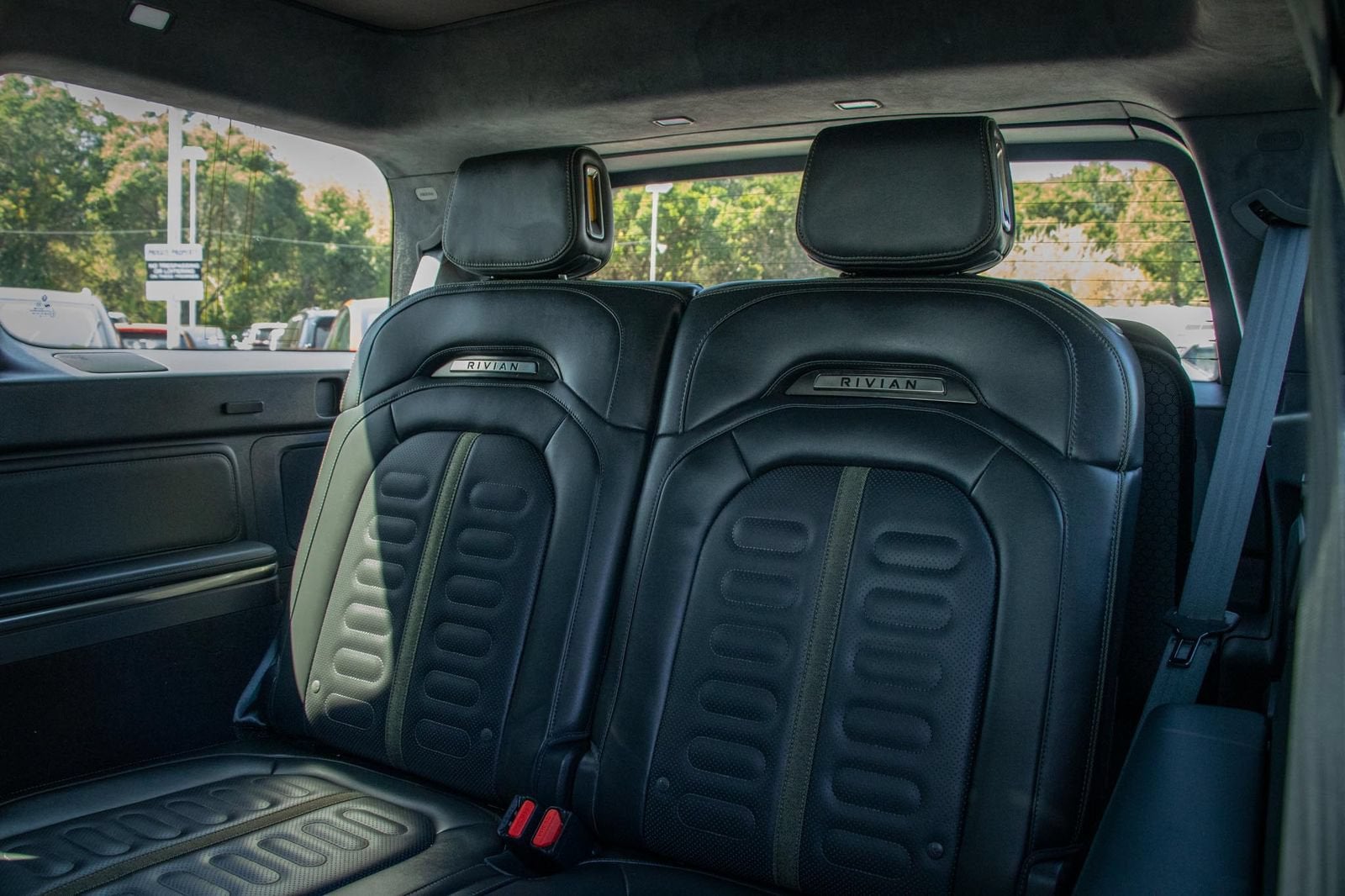 2024 Rivian R1S Adventure Dual Motor Max Pack