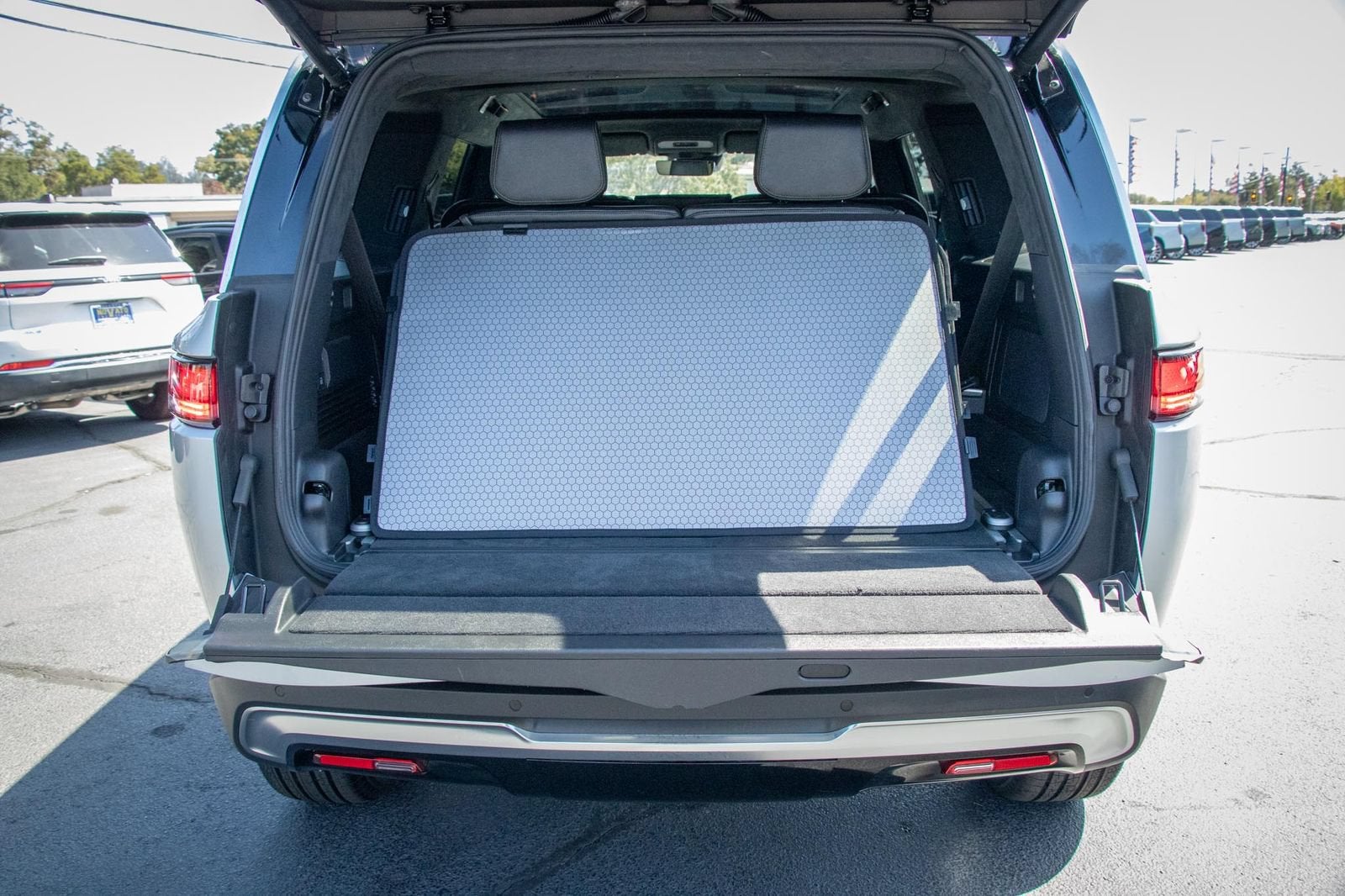 2024 Rivian R1S Adventure Dual Motor Max Pack