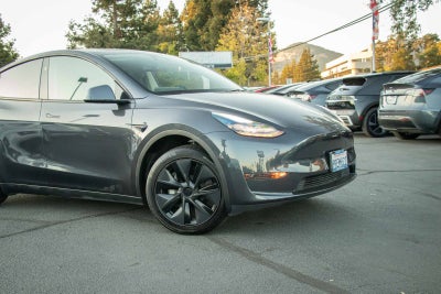 2025 Tesla Model Y Long Range