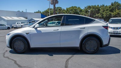 2026 Tesla Model Y Premium Rear-Wheel Drive