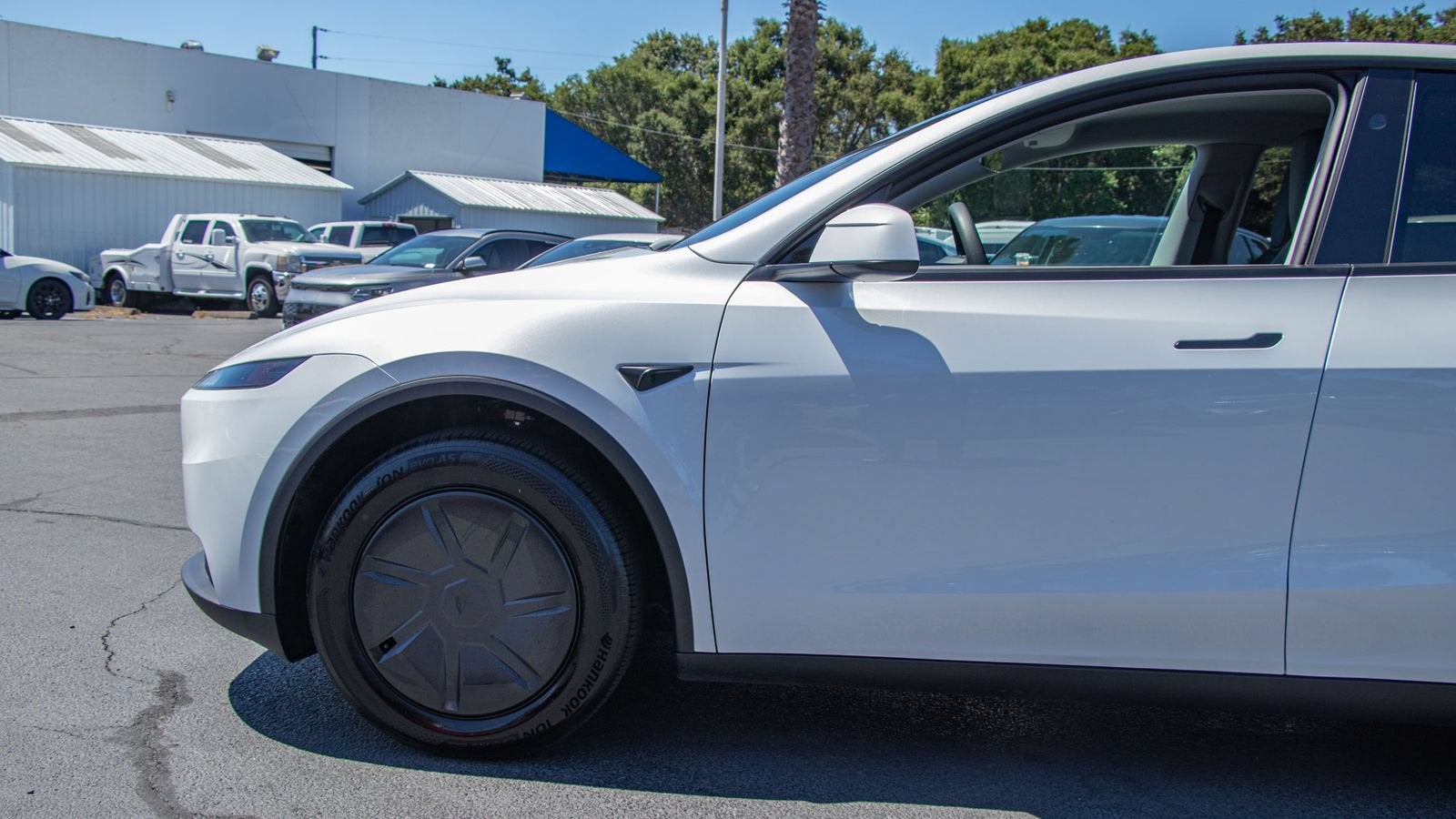 2026 Tesla Model Y Premium Rear-Wheel Drive