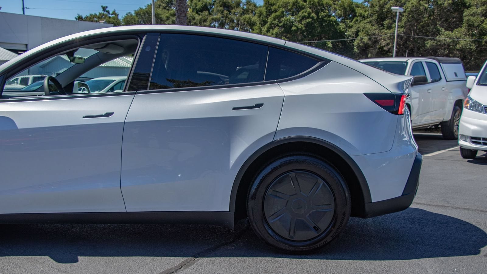 2026 Tesla Model Y Premium Rear-Wheel Drive