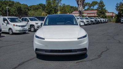 2026 Tesla Model Y Premium Rear-Wheel Drive