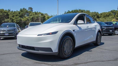 2026 Tesla Model Y Premium Rear-Wheel Drive