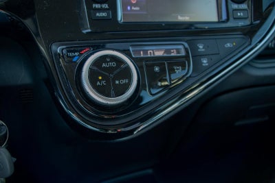 2018 Toyota Prius c Two