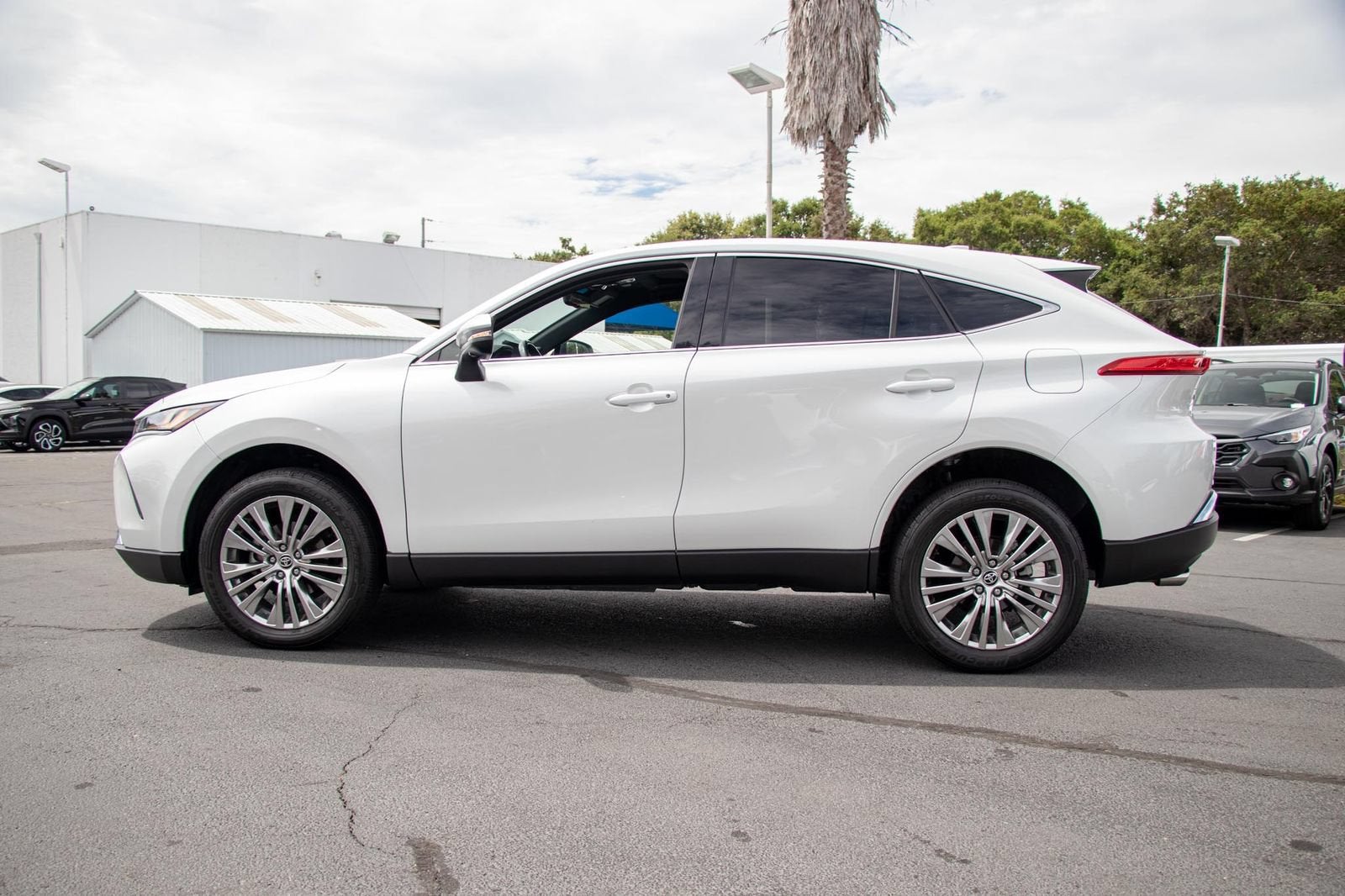 2023 Toyota Venza LE