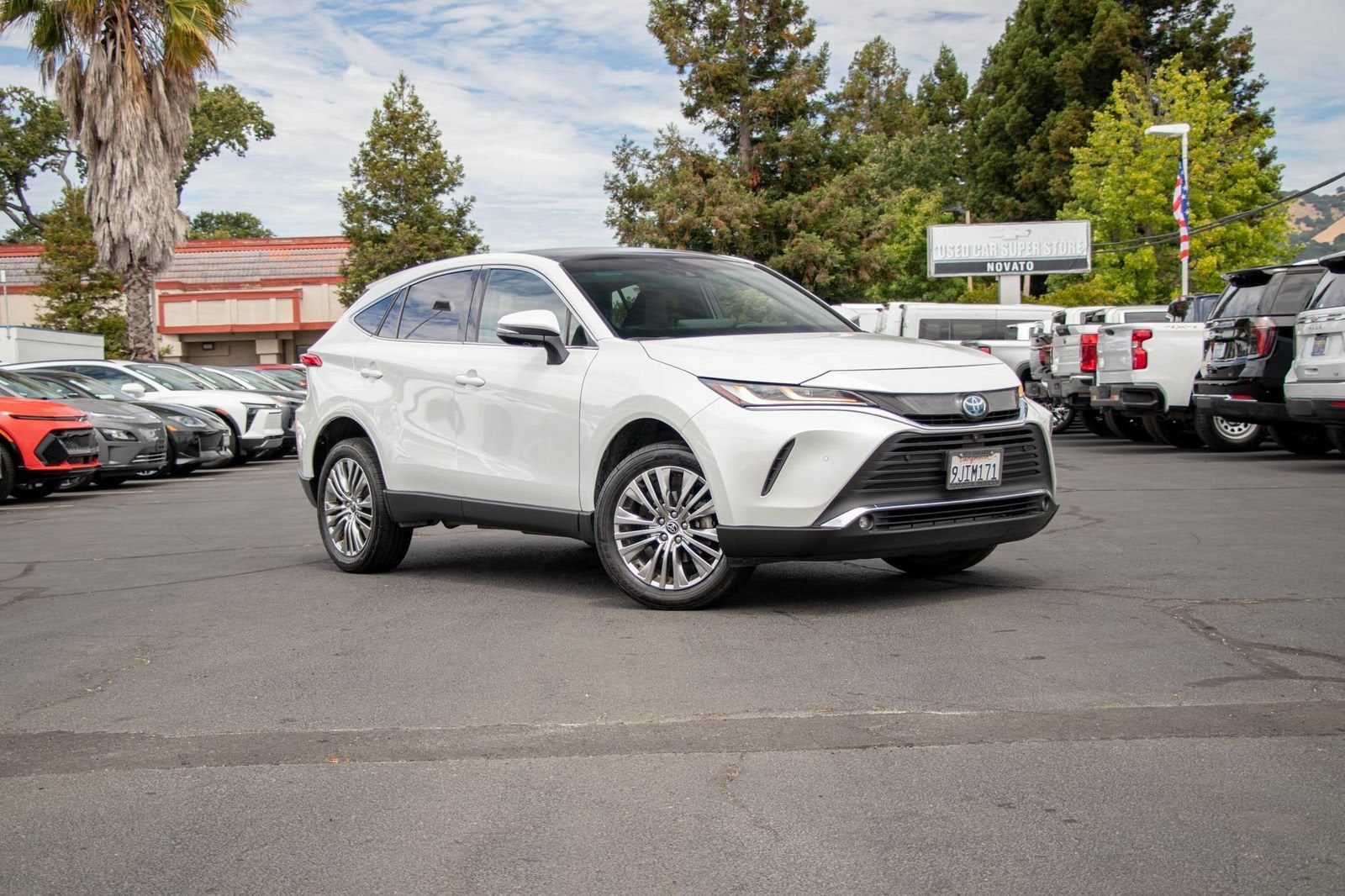 2023 Toyota Venza LE