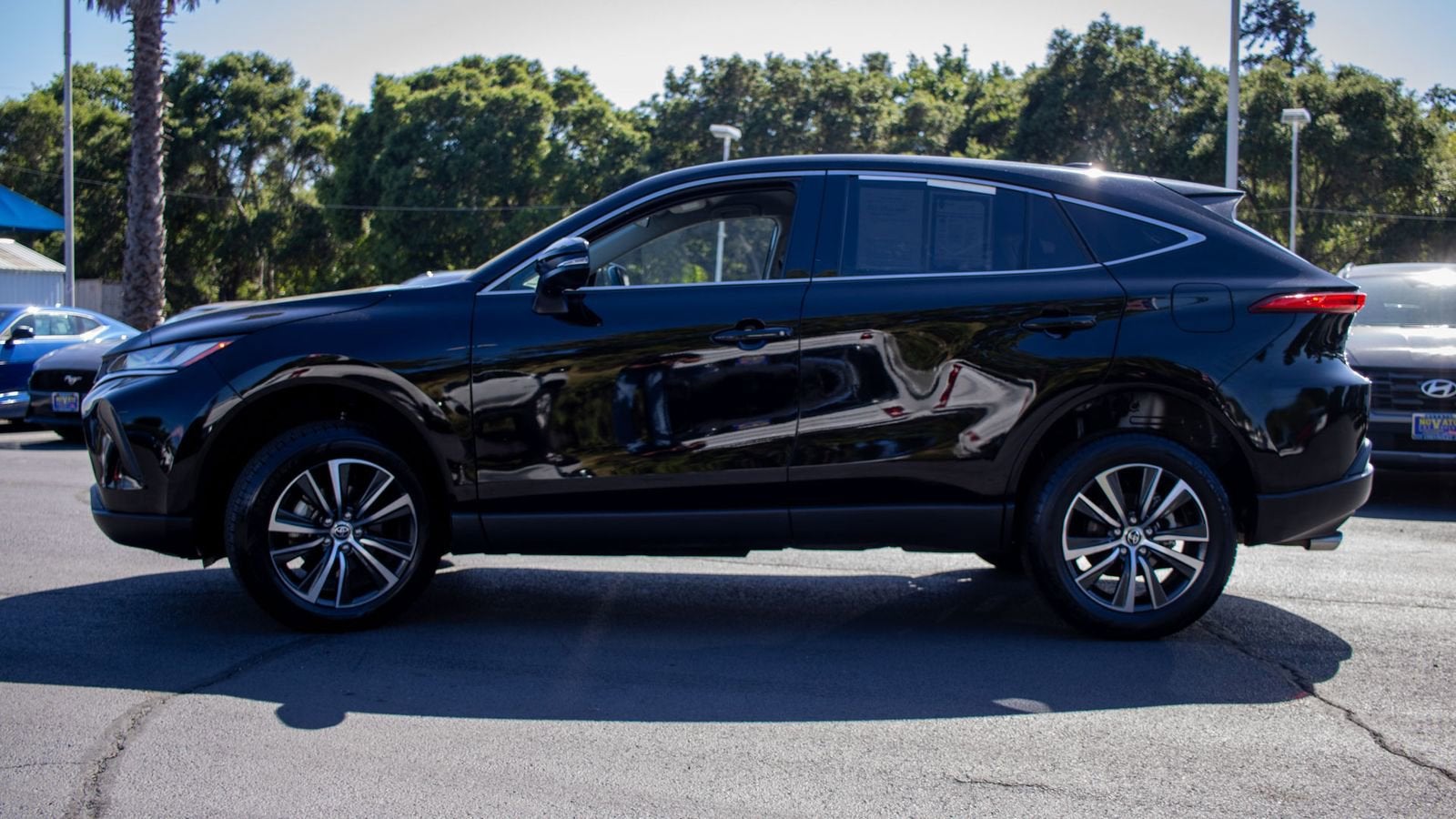 2023 Toyota Venza LE