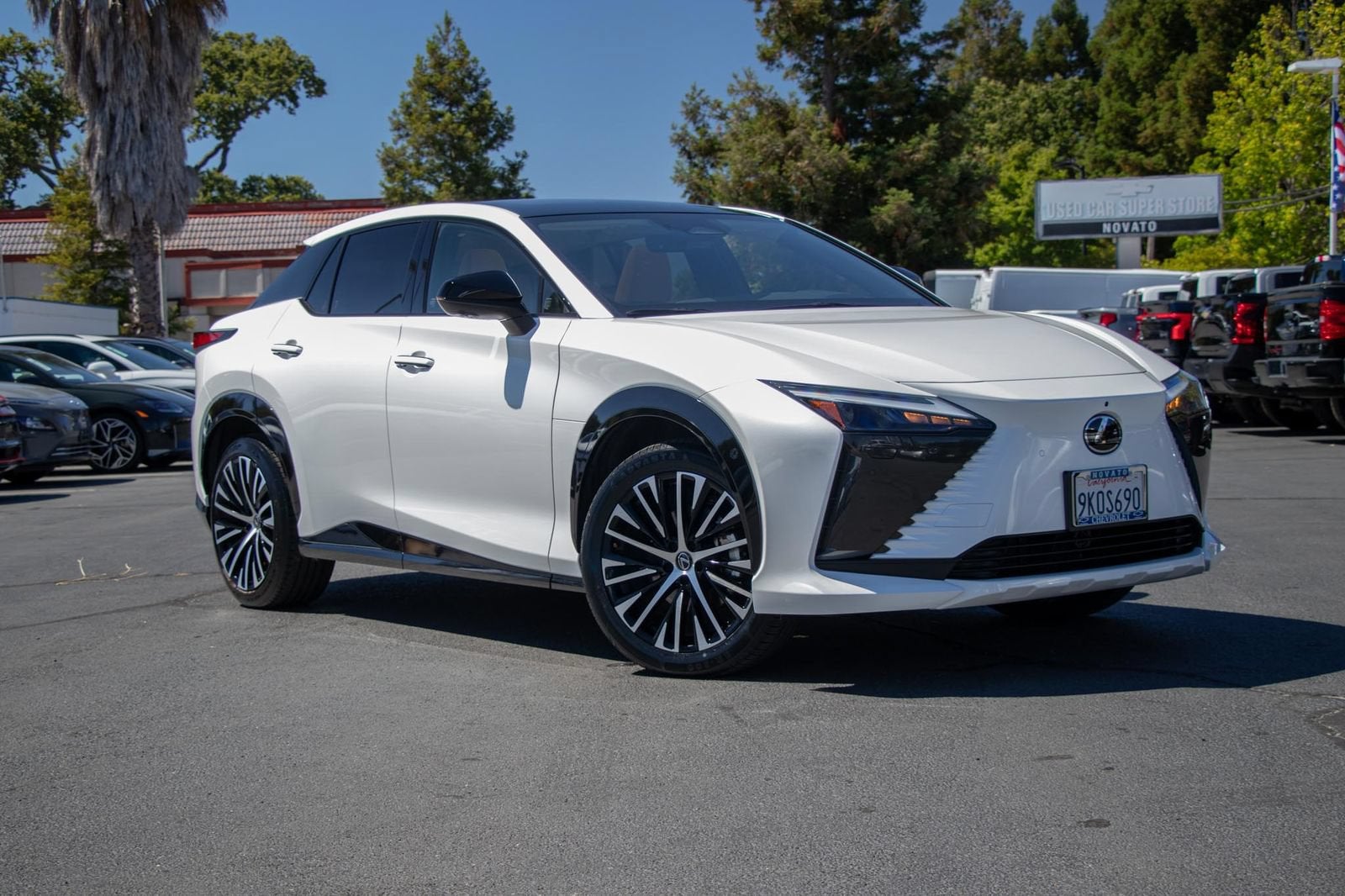 2023 Lexus RZ 450e Luxury