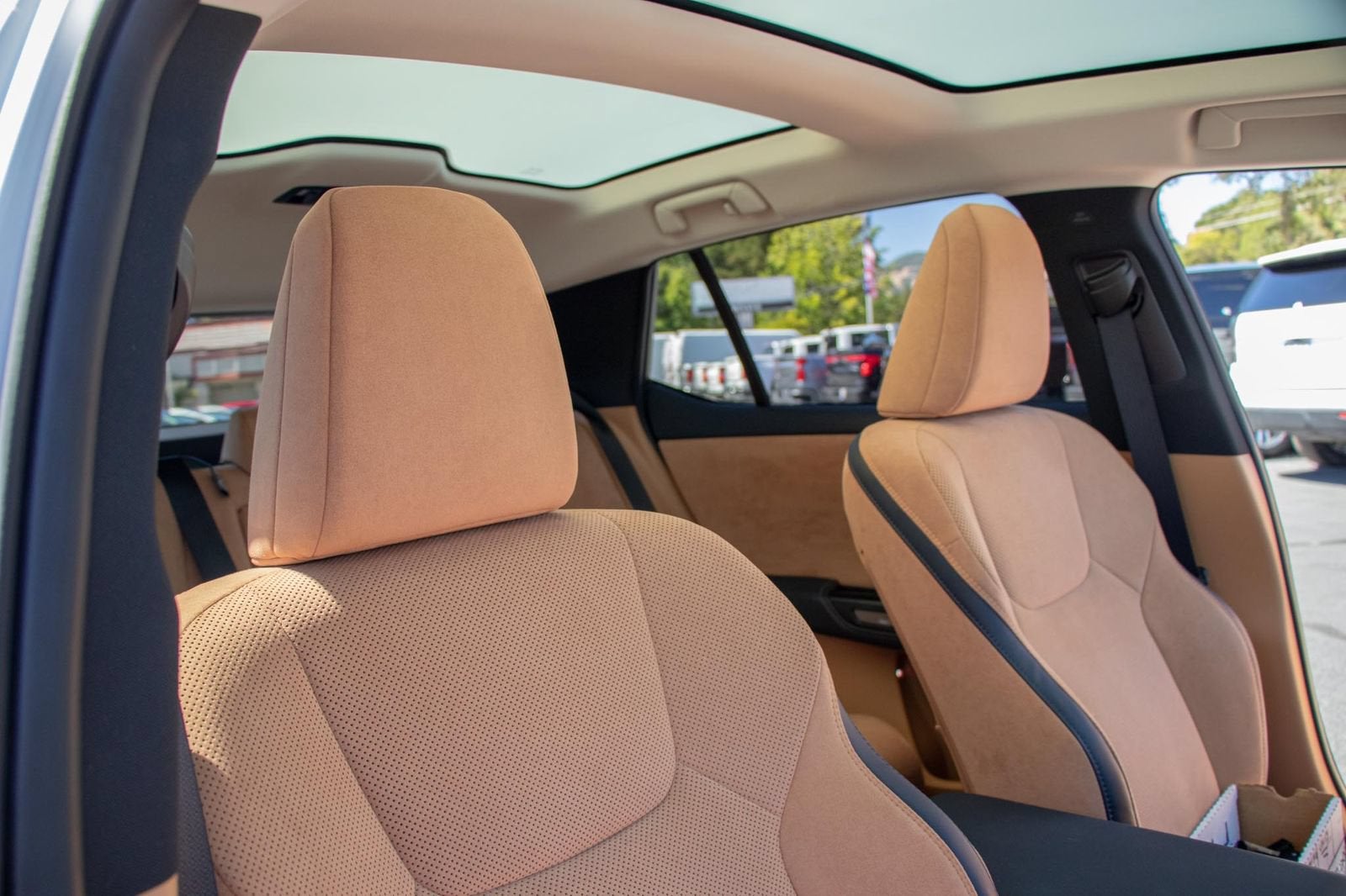 2023 Lexus RZ 450e Luxury