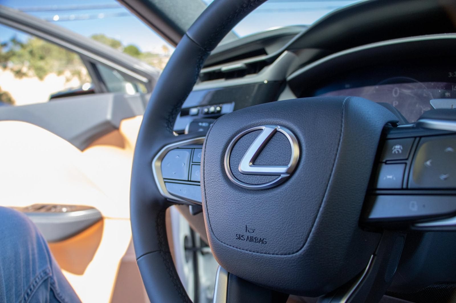2023 Lexus RZ 450e Luxury